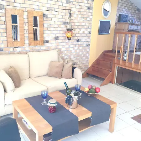 Apartment Comfortable With Sea View - 85 M² In *