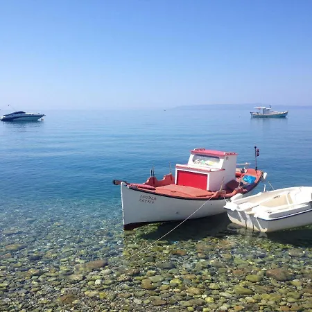 Apartment Comfortable With Sea View - 85 M² In