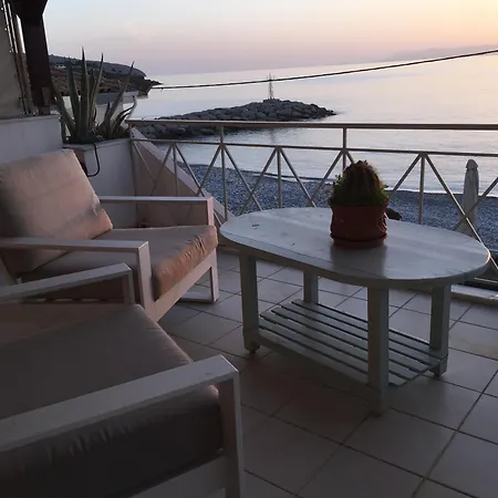 Comfortable With Sea View - 85 M² In Akrogiali