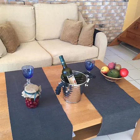Apartment Comfortable With Sea View - 85 M² In *