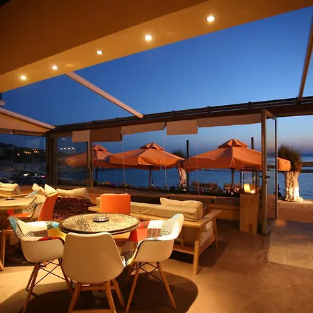 Comfortable With Sea View - 85 M² In *