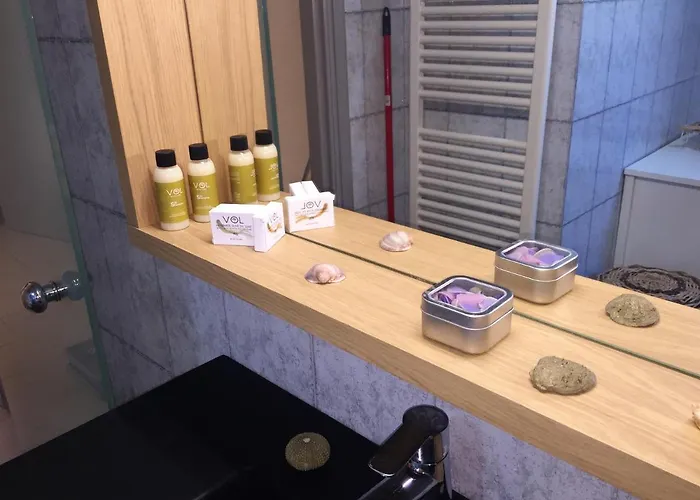 Comfortable With Sea View - 85 M² In