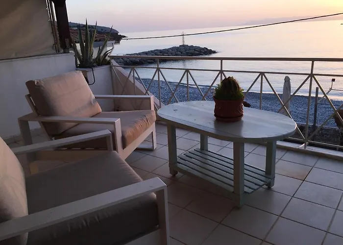 Comfortable With Sea View - 85 M² In *